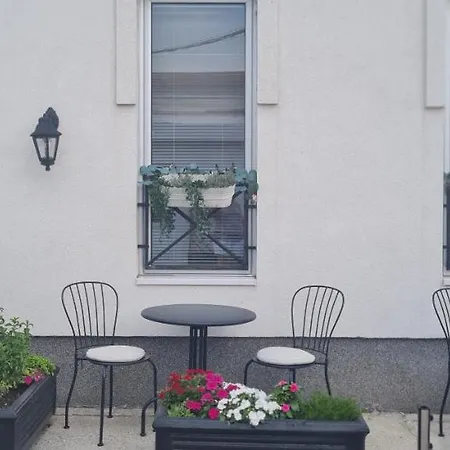 Bed & Breakfast Minicity